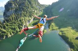 开云体育官方网站-奥运周期的战备观察窗，湖人碾压黄蜂背后的战略回响