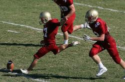 开云体育在线-争议哨响！土耳其绝平夜，全世界的目光为何聚焦隐身的奥纳纳？