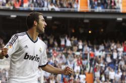 开云体育官网-莱万点燃欧洲烽火，土耳其轻取智利展露獠牙