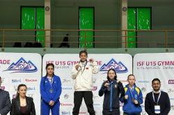 开云体育平台APP-阿塞拜疆举重选手实力碾压对手，登顶领奖台