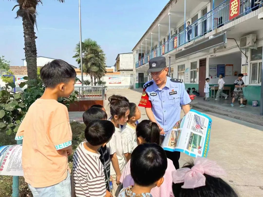 南阳灵宝队在国际赛场上力争前进，争取好成绩