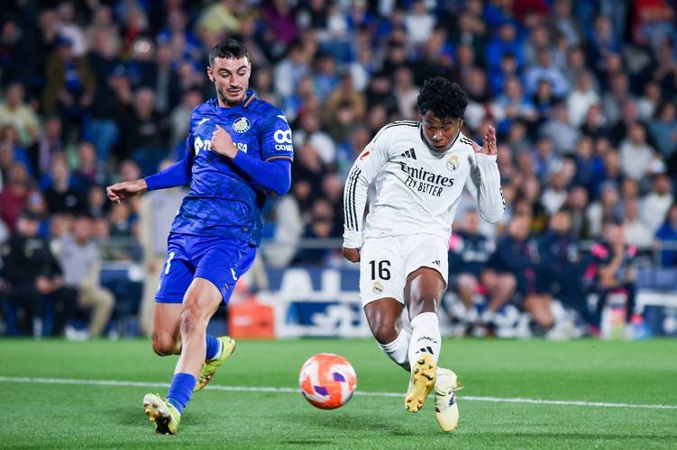 劳斯罗克斯主场大胜,英乙保级态势暂稳的简单介绍 劳斯罗克斯主场大胜,英乙保级态势暂稳的简单介绍