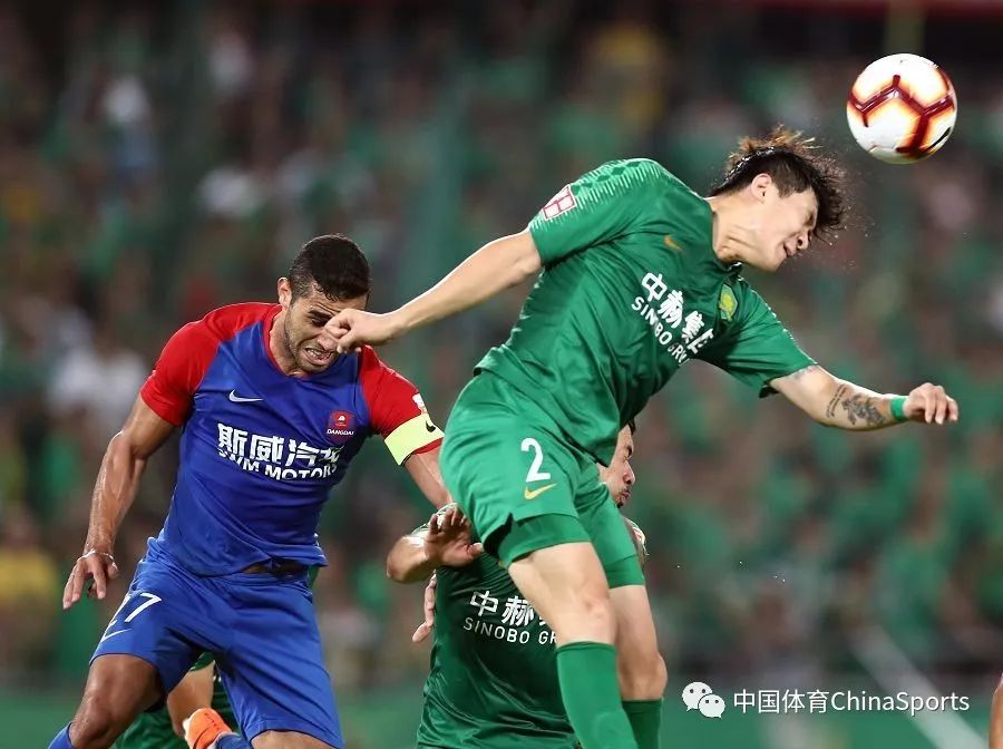 人和主场逆转深圳，积分领跑