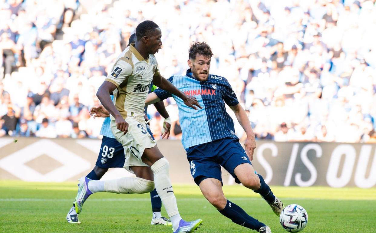 布雷斯特主场逆袭获胜，球队状态回升