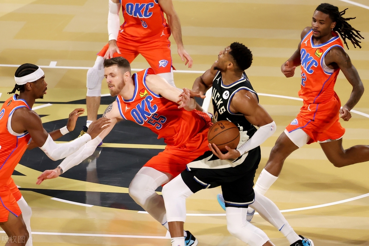 76人鏖战雄鹿,克莱状态火热的简单介绍 76人鏖战雄鹿,克莱状态火热的简单介绍