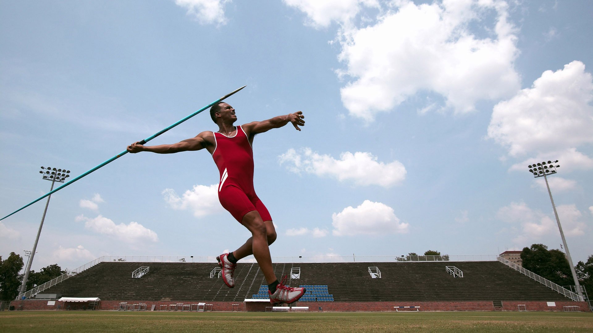 哥伦比亚摧毁性交响曲，阿尔瓦雷斯的狂暴节奏一波带走秘鲁