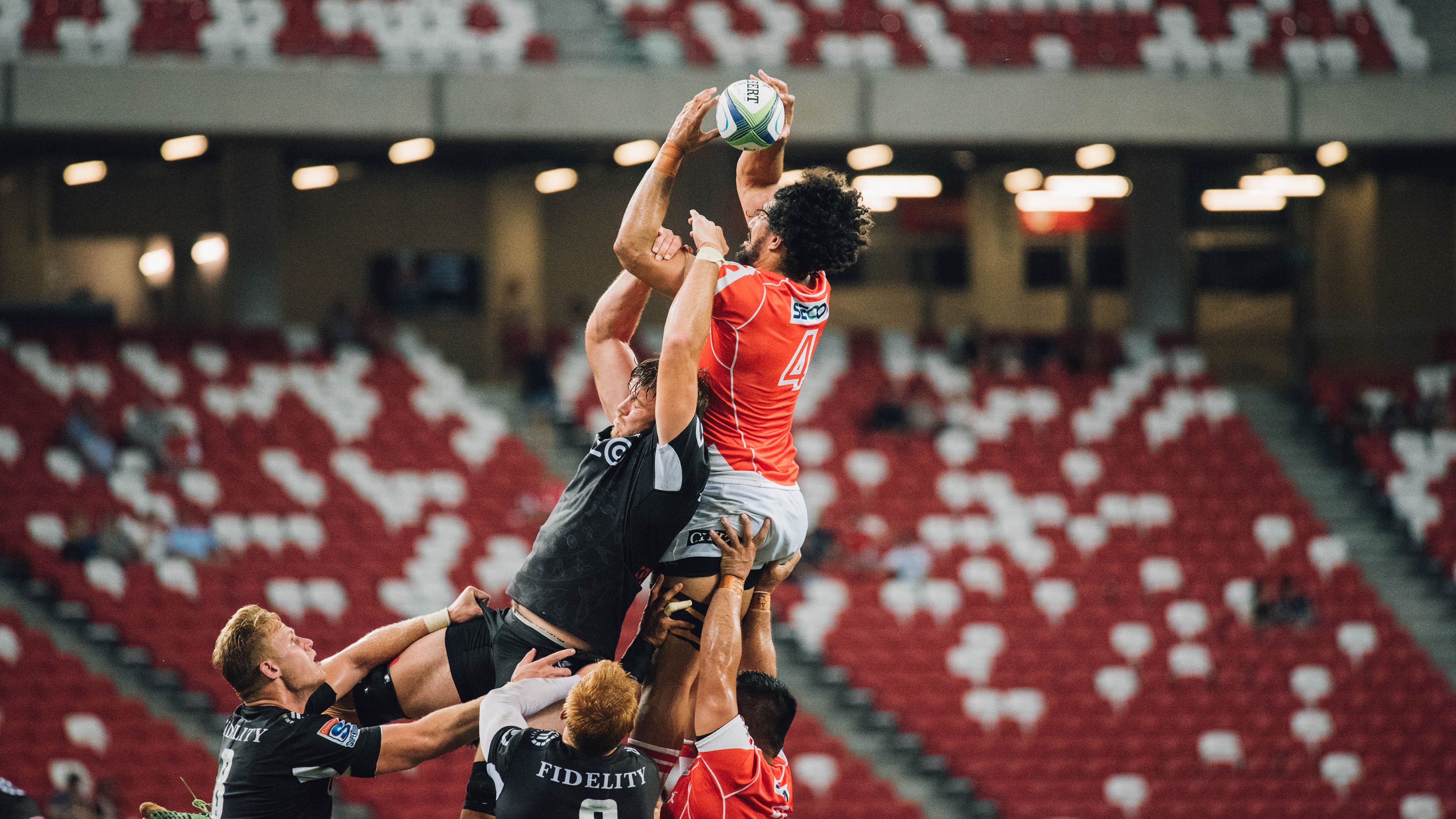 双重叙事，红牛二队险胜背后，汉密尔顿的统治传奇