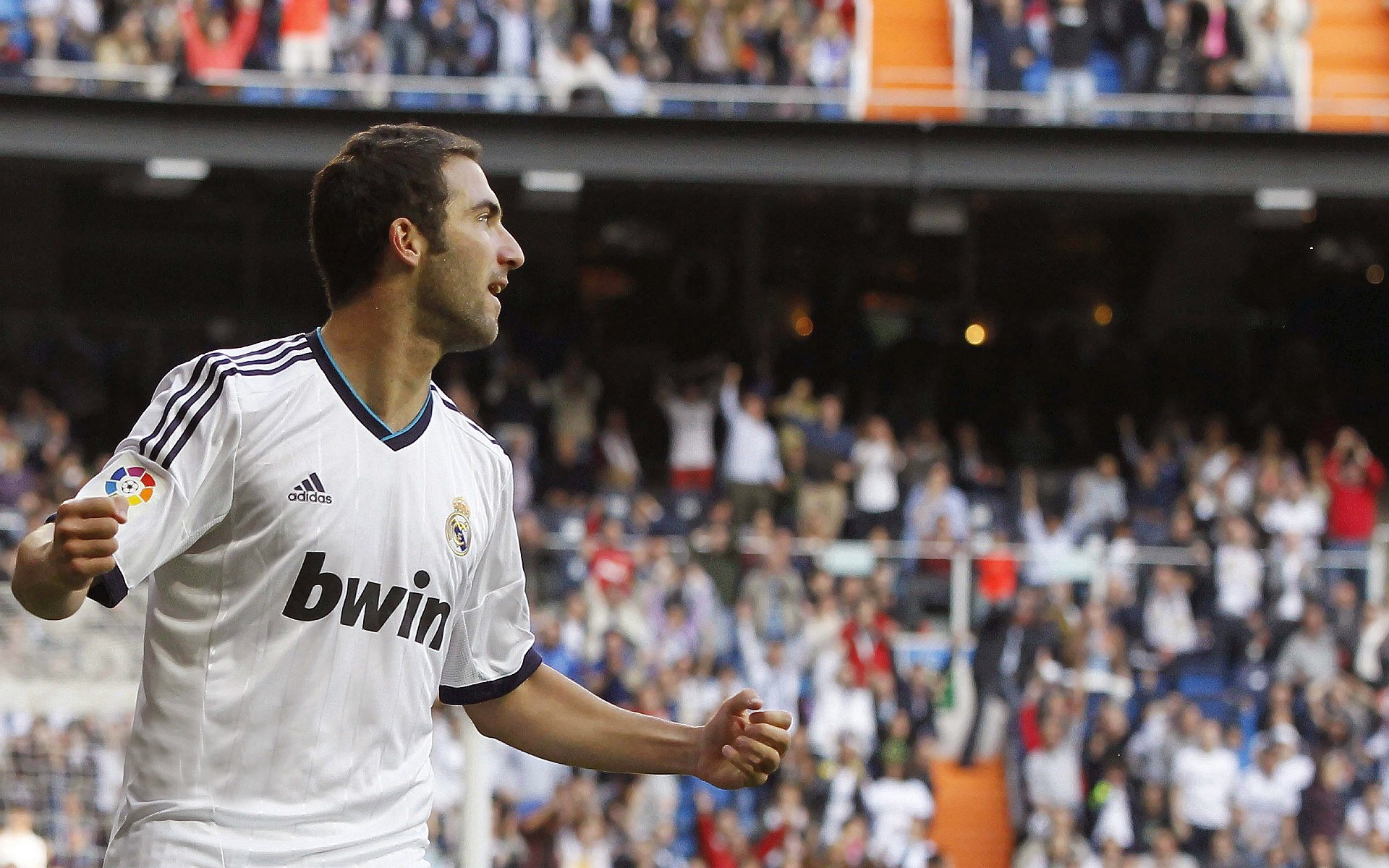 铁羽遮天，独木擎天，范弗利特的孤勇者之夜，如何用篮球智慧碾压了魔术的巨人阵